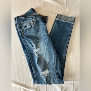 1822 Demin Distressed Skinny Jean